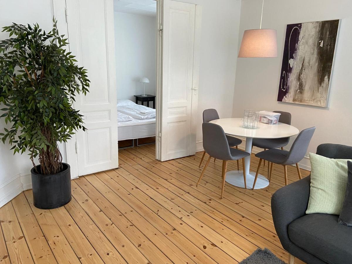 Bright 2-Bedroom Apartment In Elegant Osterbro Koppenhága Kültér fotó